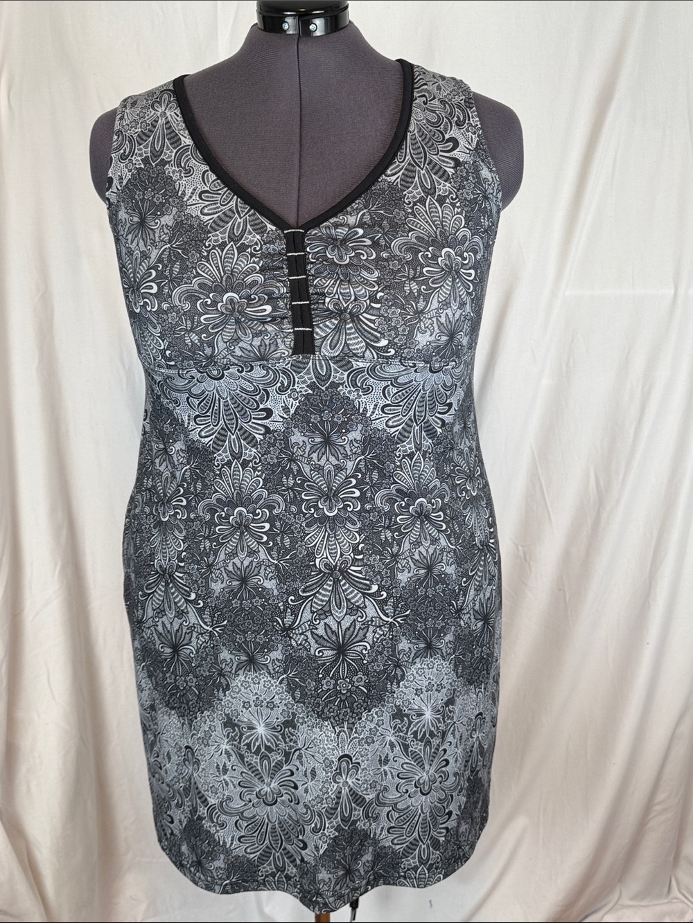 Women's Gerry Black and Gray Activewear Tank Dress with V-Neckline Size XXL